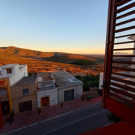 Tranquil And Spacious Townhouse In Historical And Picturesque Cervera Del Maestre Exterior foto